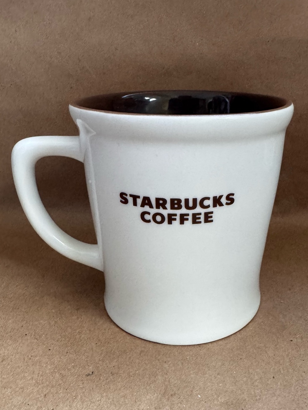 Starbucks 2009 White and Brown Fine Bone China Barista Grande Mug. 16 fl
Oz.